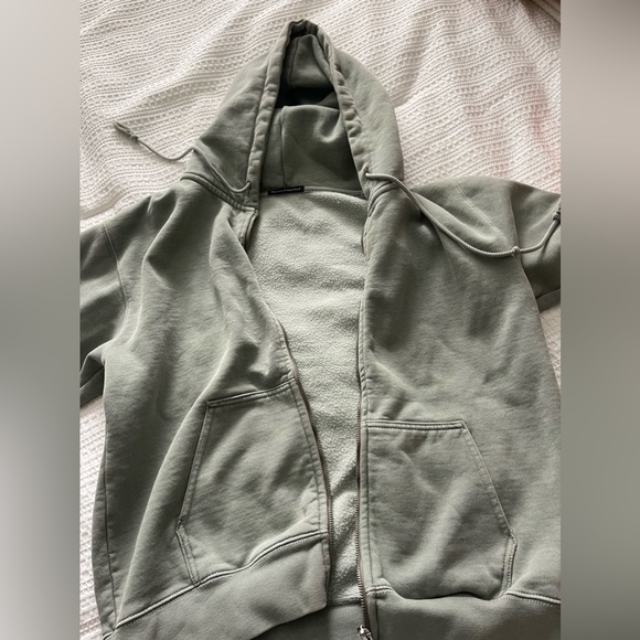 Brandy Melville zip up - Picture 2 of 3
